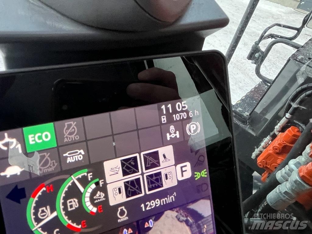Hitachi ZX 135 W-7 Gravemaskiner på hjul