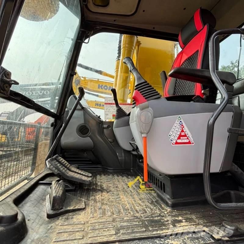 Komatsu PC 220-8 Gravemaskiner på larvebånd