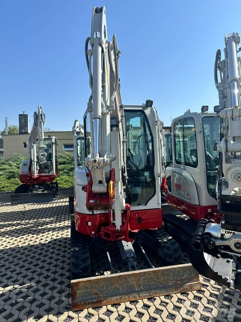 Takeuchi TB325R V1 Minigravemaskiner