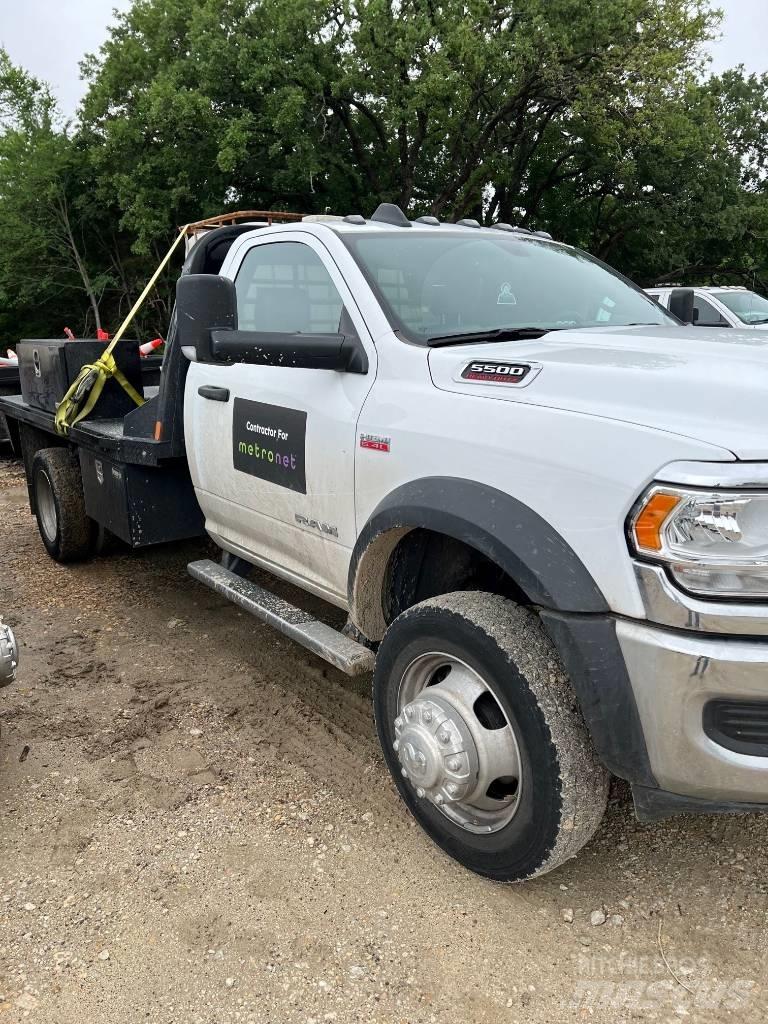 RAM 5500 Lastbil med lad/Flatbed