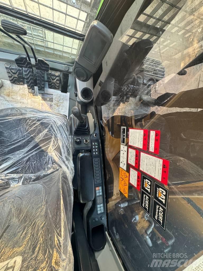 CAT 330 D L Gravemaskiner på larvebånd