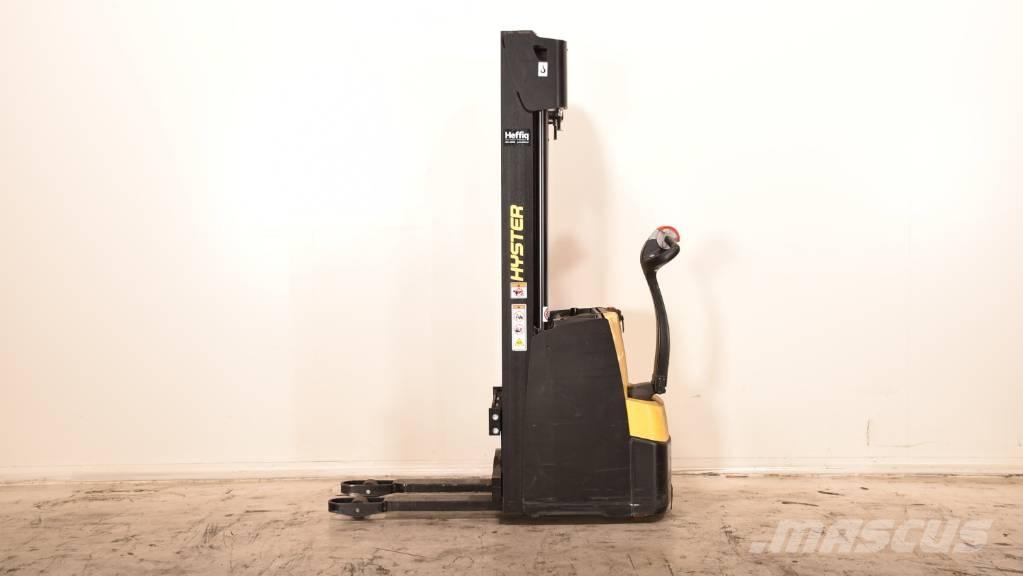 Hyster S1.2-24 Gaffelstabler med gående fører