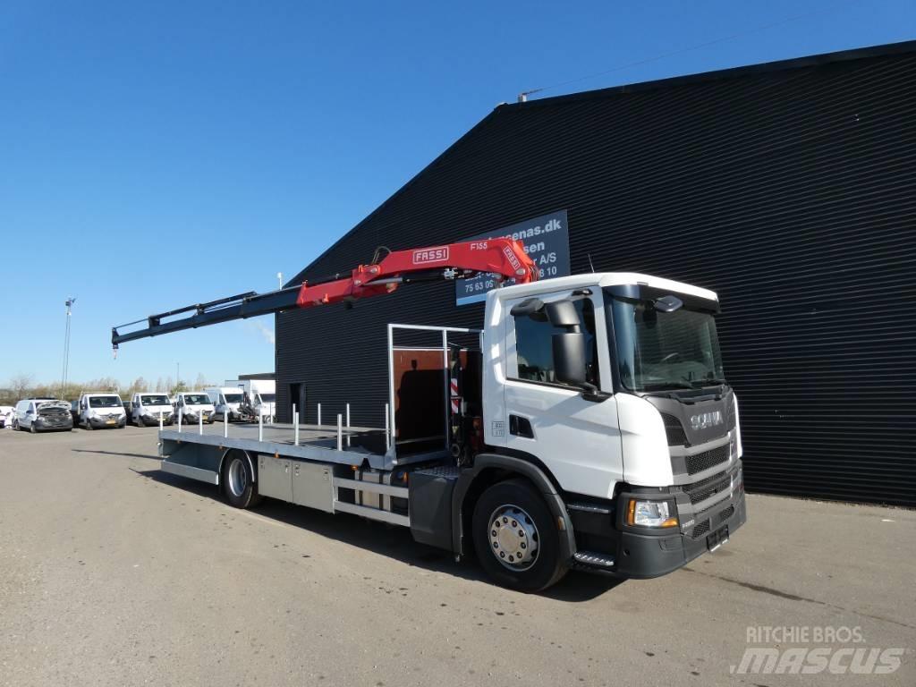 Scania P 220 Lastbil med kran