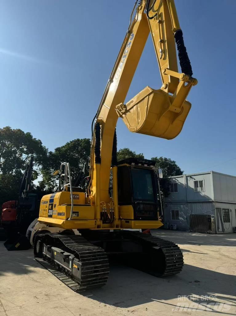 Komatsu PC 200-8 Gravemaskiner på larvebånd