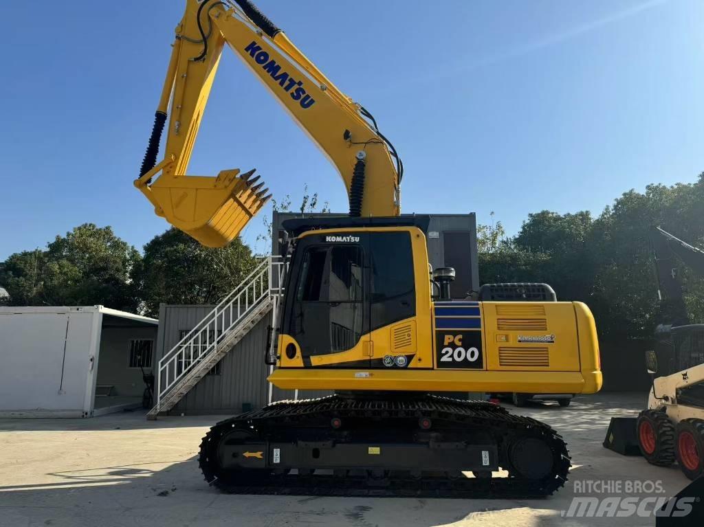 Komatsu PC 200-8 Gravemaskiner på larvebånd