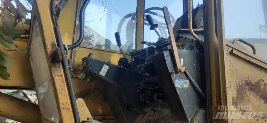 CAT 955 K Larvebåndslæssere