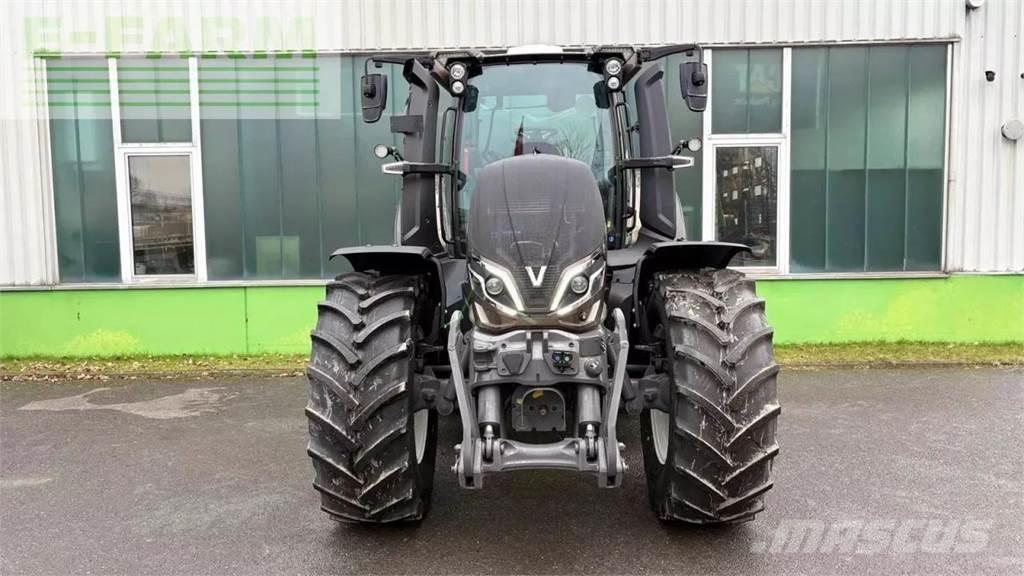 Valtra q 285 Traktorer