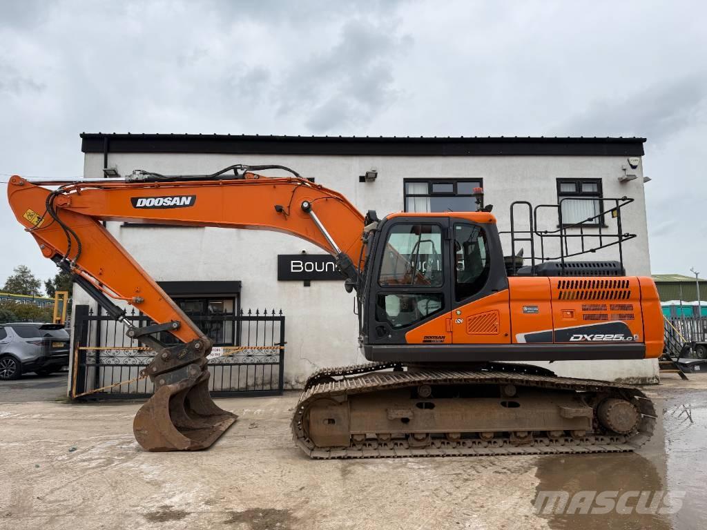 Doosan DX 225 LC-5 Gravemaskiner på larvebånd