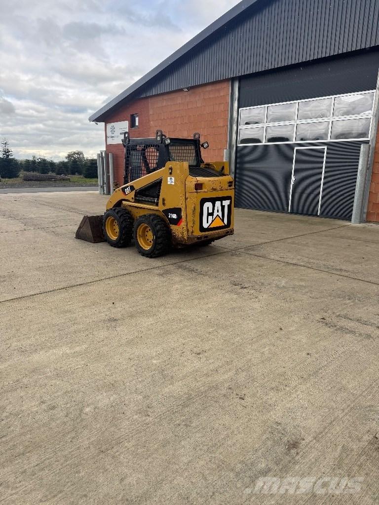 CAT 216 B 3 Minilæsser - skridstyret