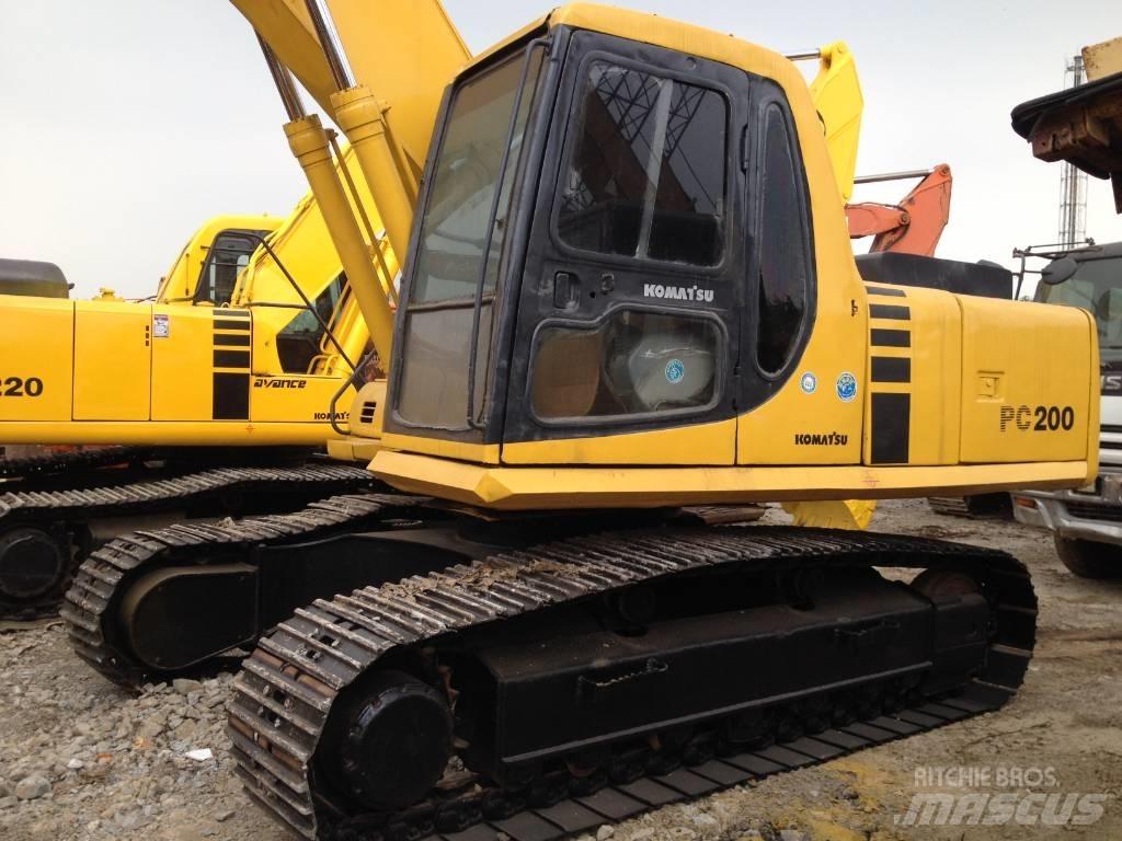 Komatsu PC200-6 Gravemaskiner på larvebånd