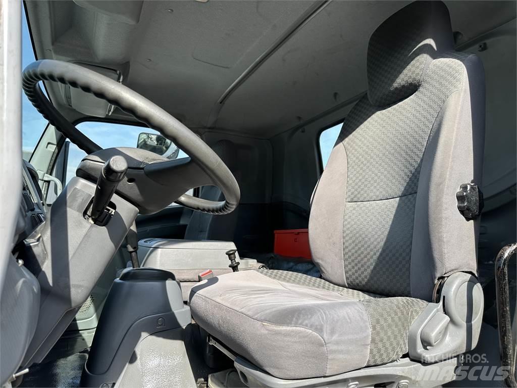 Isuzu FTR Lastbiler med tip