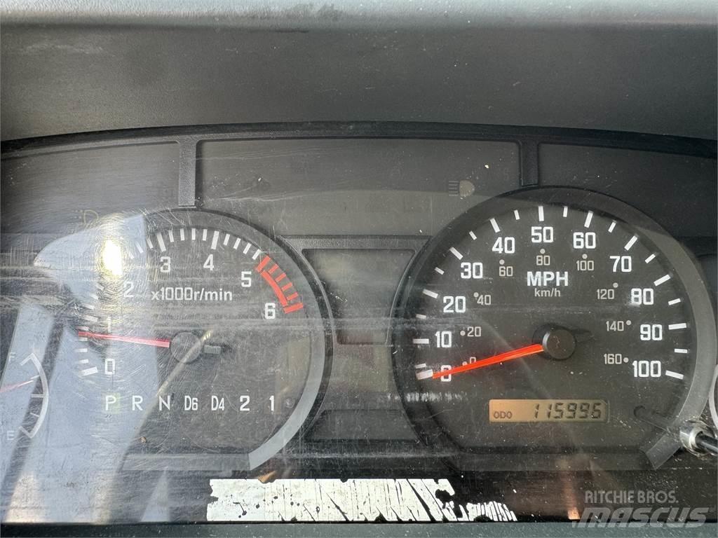 Isuzu NPR HD Lastbiler med tip