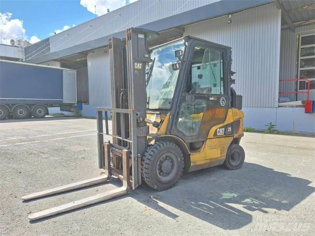CAT DP25NT Gaffeltrucks - andre