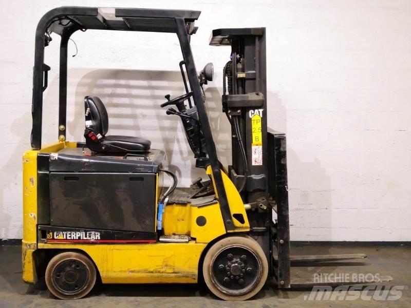 CAT EC25N Gaffeltrucks - andre