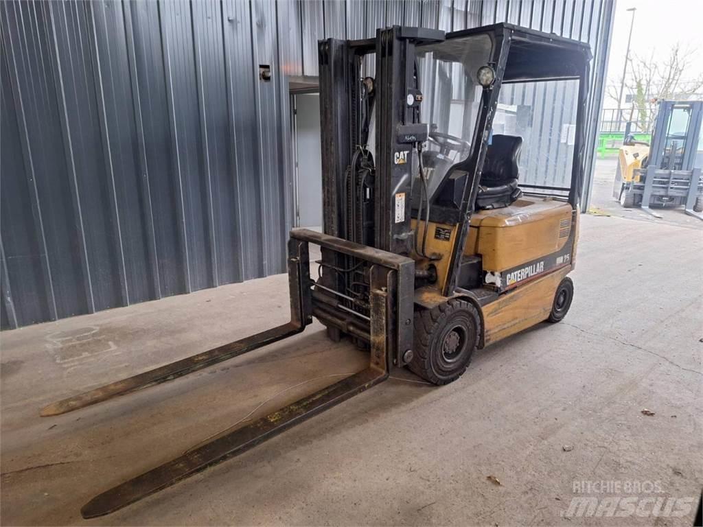 CAT EP25K Gaffeltrucks - andre
