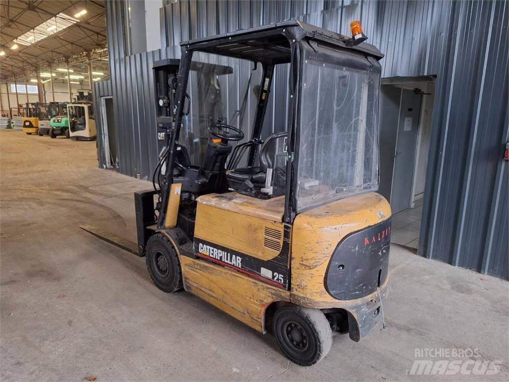CAT EP25K Gaffeltrucks - andre