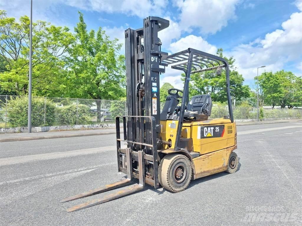 CAT EP25KP Gaffeltrucks - andre