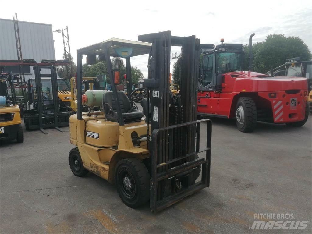 CAT GP25K Gaffeltrucks - andre