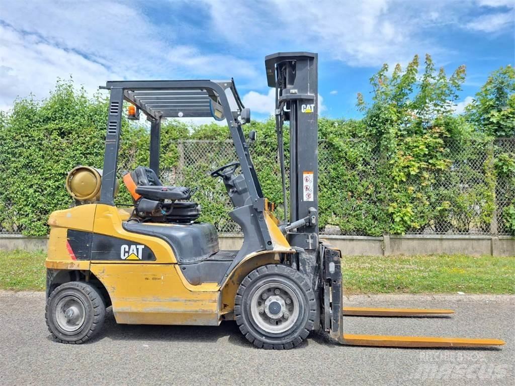 CAT GP25NTD Gaffeltrucks - andre