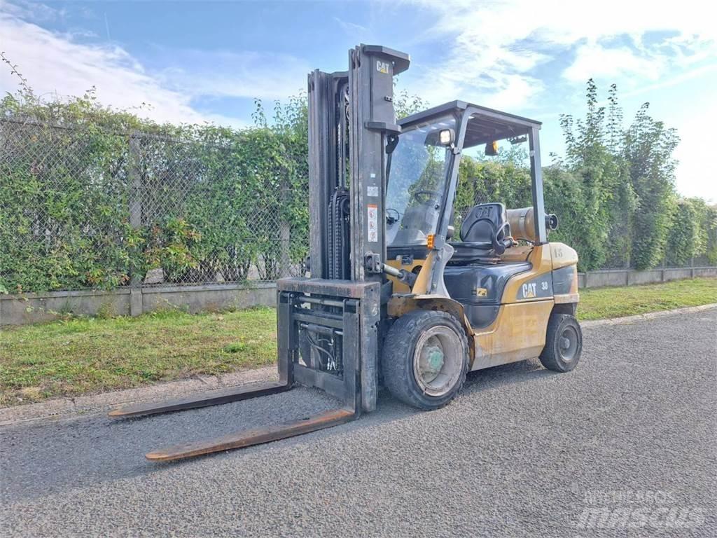 CAT GP30NTD Gaffeltrucks - andre