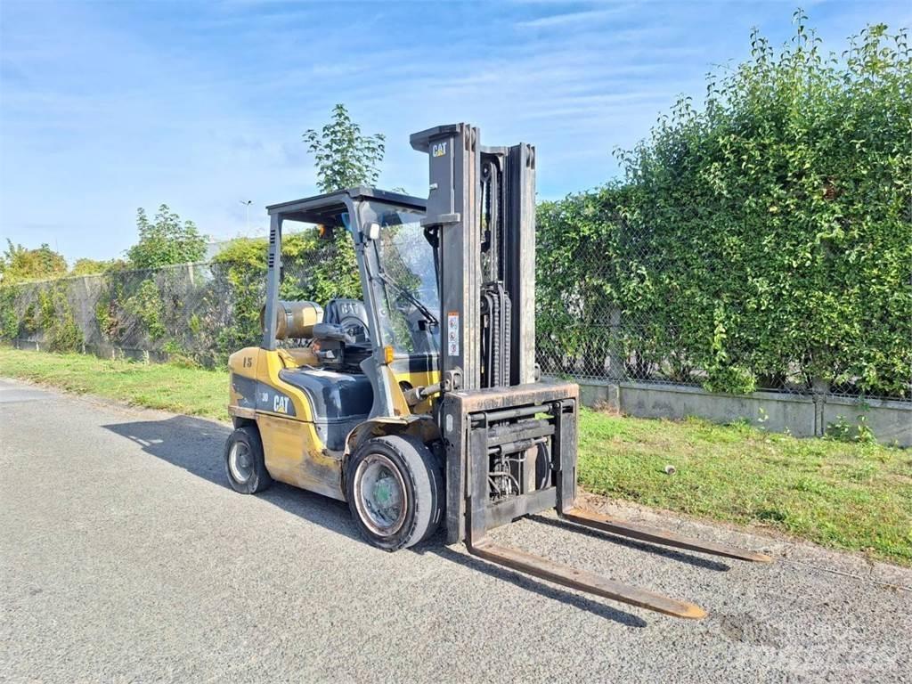 CAT GP30NTD Gaffeltrucks - andre