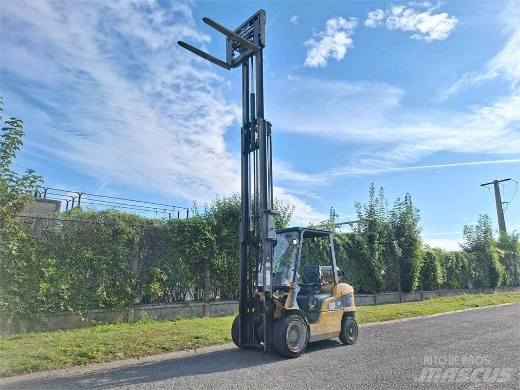 CAT GP30NTD Gaffeltrucks - andre