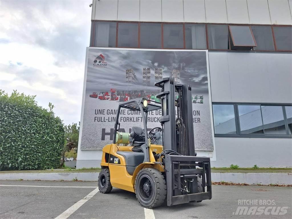 CAT GP30NTD Gaffeltrucks - andre