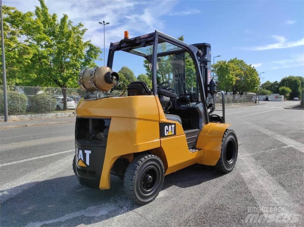 CAT GP40N Gaffeltrucks - andre