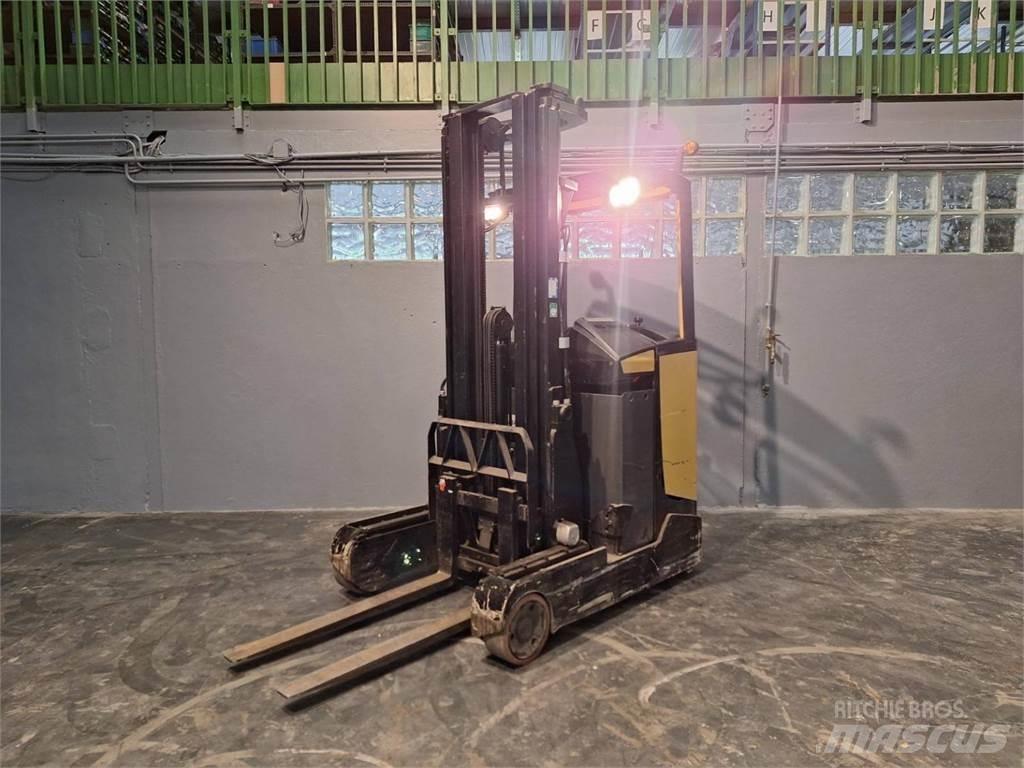 CAT NR16N Reachtruck