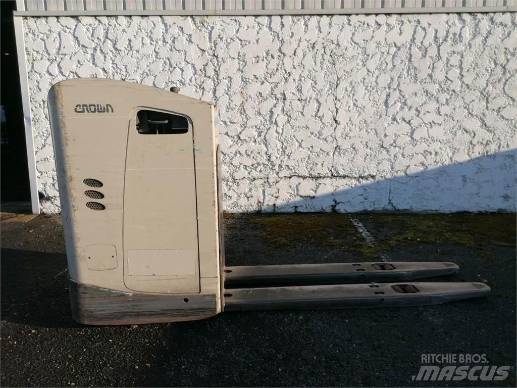 Crown RT4000 Selvkørende stablere