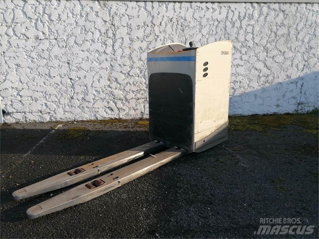 Crown RT4000 Selvkørende stablere