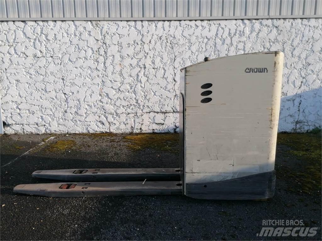 Crown RT4000 Selvkørende stablere