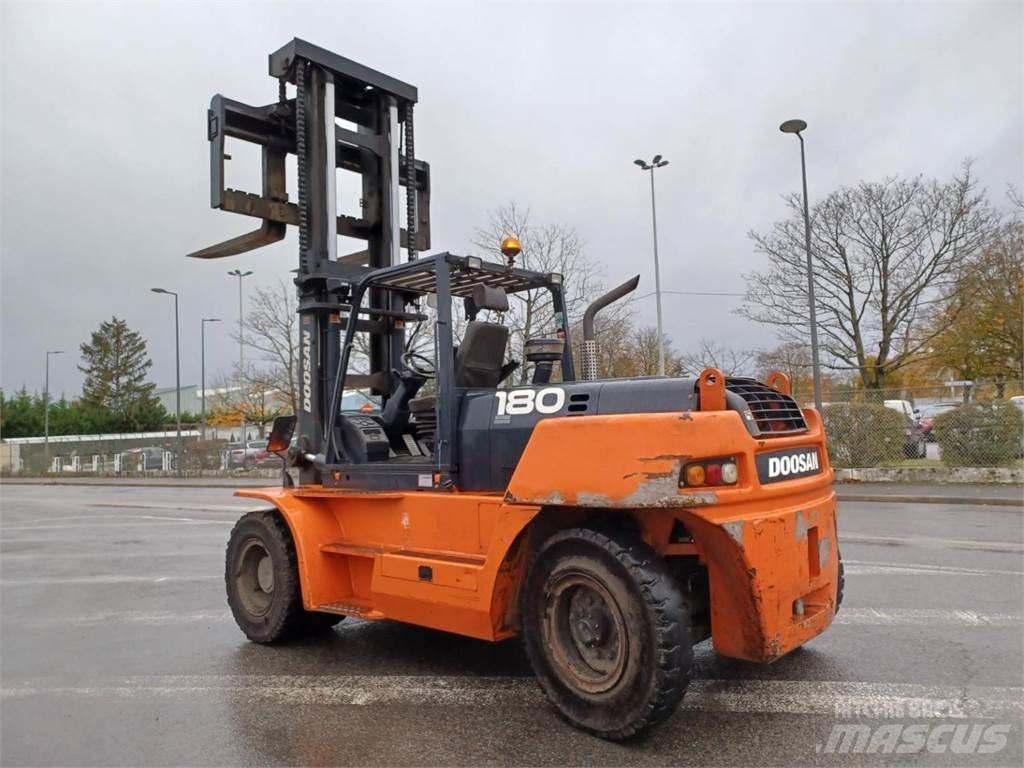 Doosan D1808-S Gaffeltrucks - andre