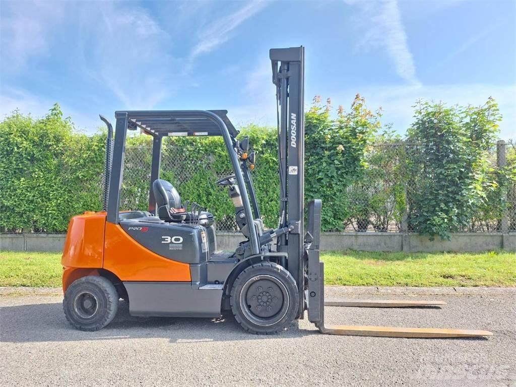 Doosan D30S 5 Gaffeltrucks - andre