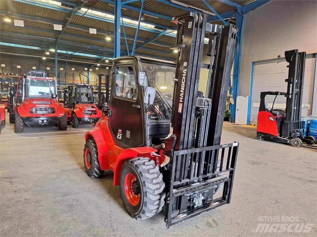 Hangcha TT25-4 Terrængående gaffeltruck