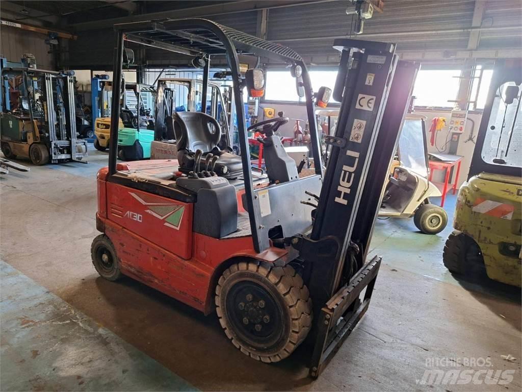Heli CPD30 Gaffeltrucks - andre