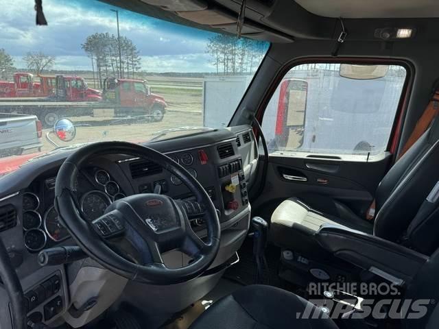 Peterbilt 567 Andre