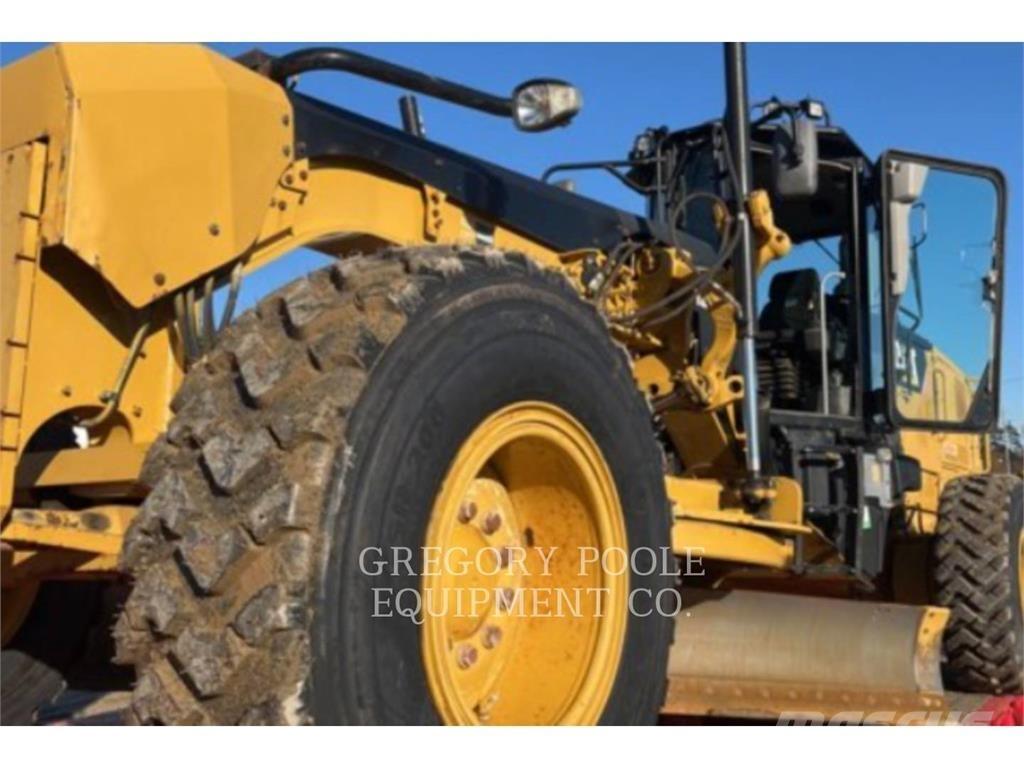 CAT 12M3 Vejhøvle / Gradere