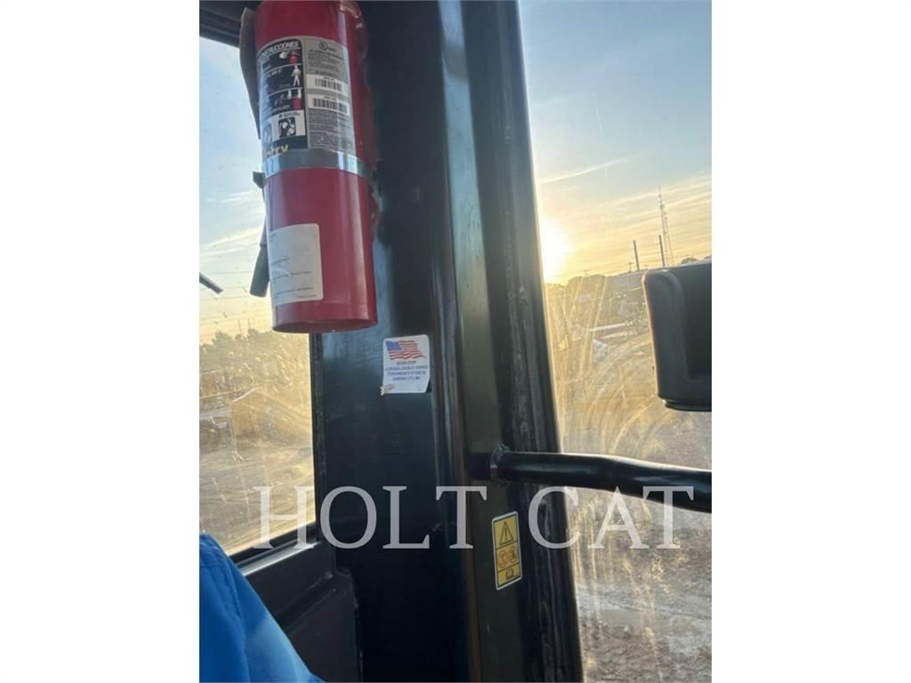 CAT 140 AWD Vejhøvle / Gradere