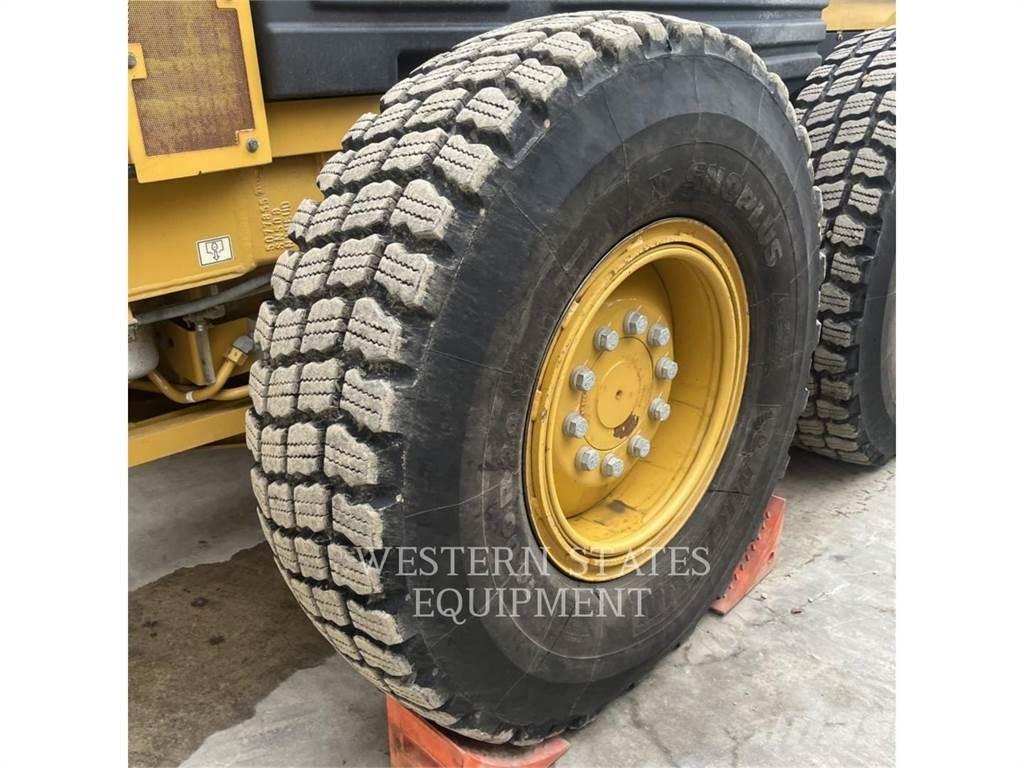 CAT 140 AWD Vejhøvle / Gradere