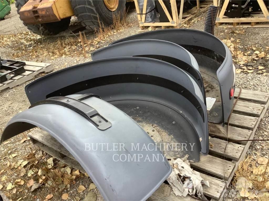 CAT 140M3REARFENDER Entreprenør - Andet