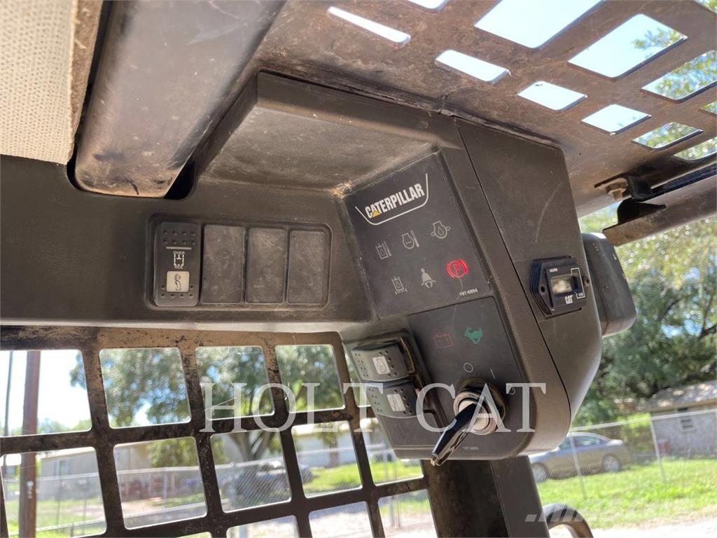 CAT 216 Minilæsser - skridstyret