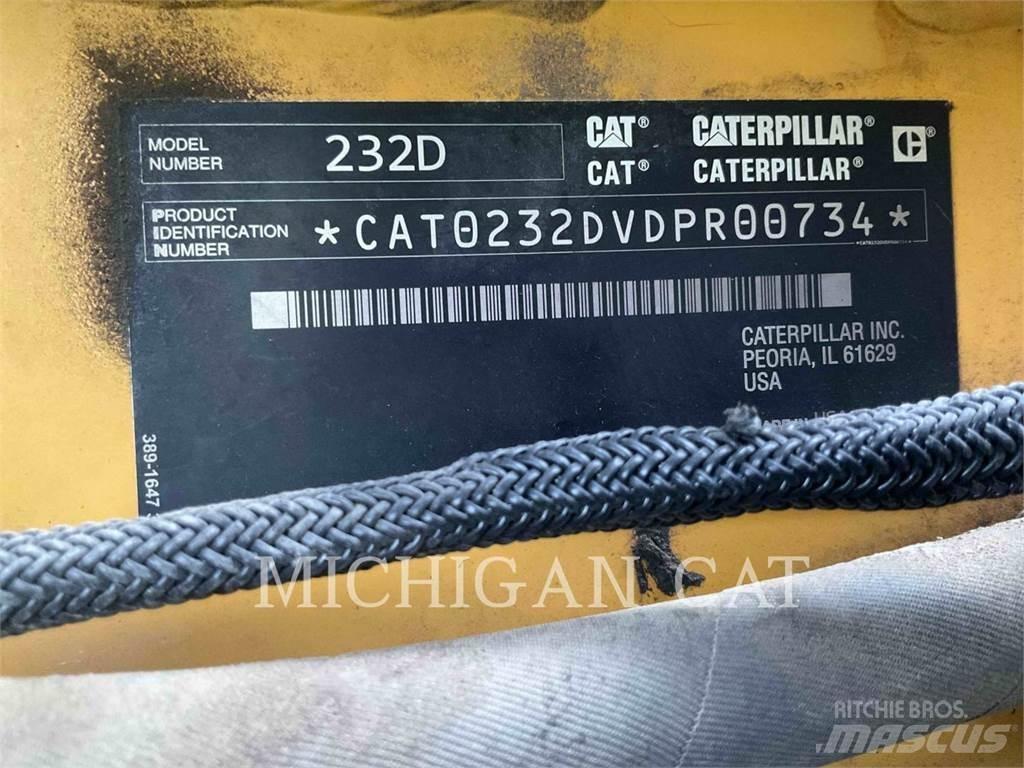 CAT 232D Q+ Minilæsser - skridstyret
