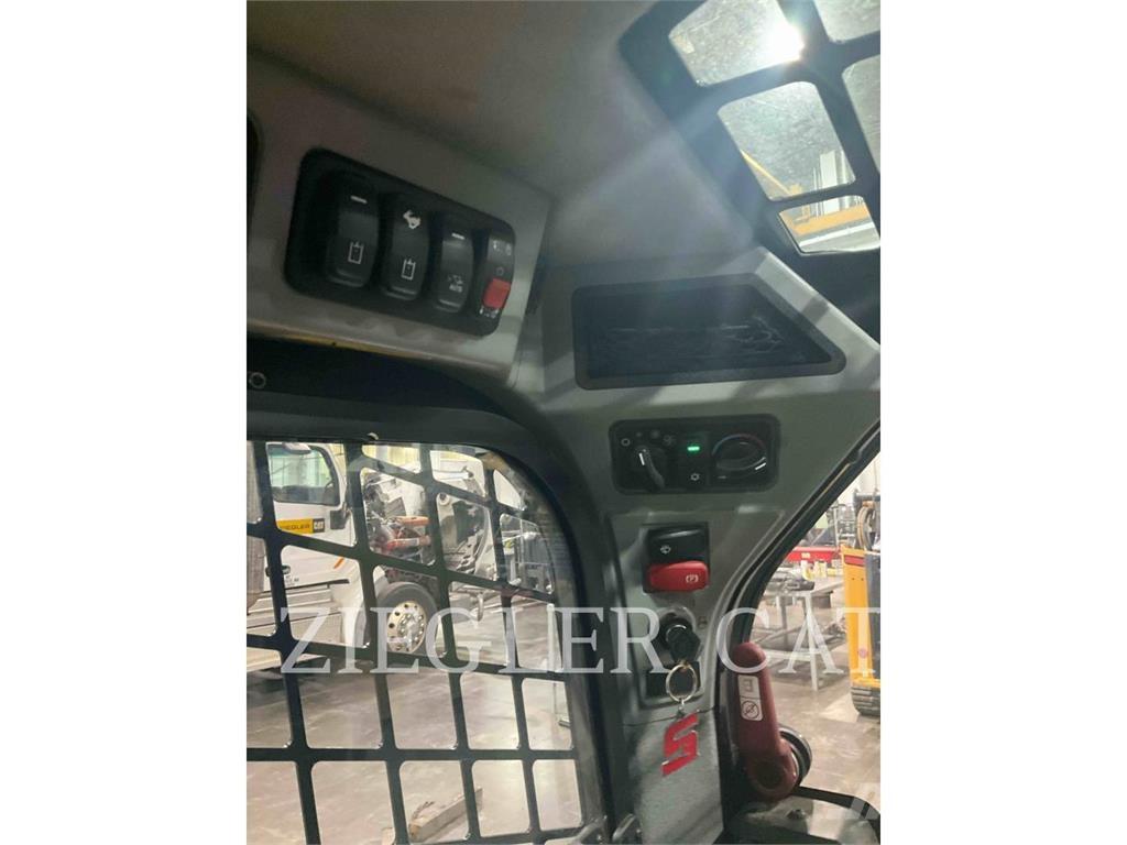 CAT 232D3 Minilæsser - skridstyret