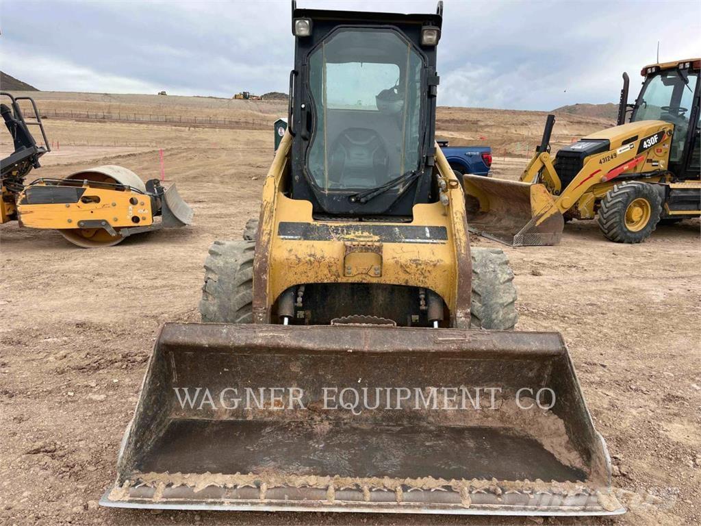 CAT 236B Minilæsser - skridstyret