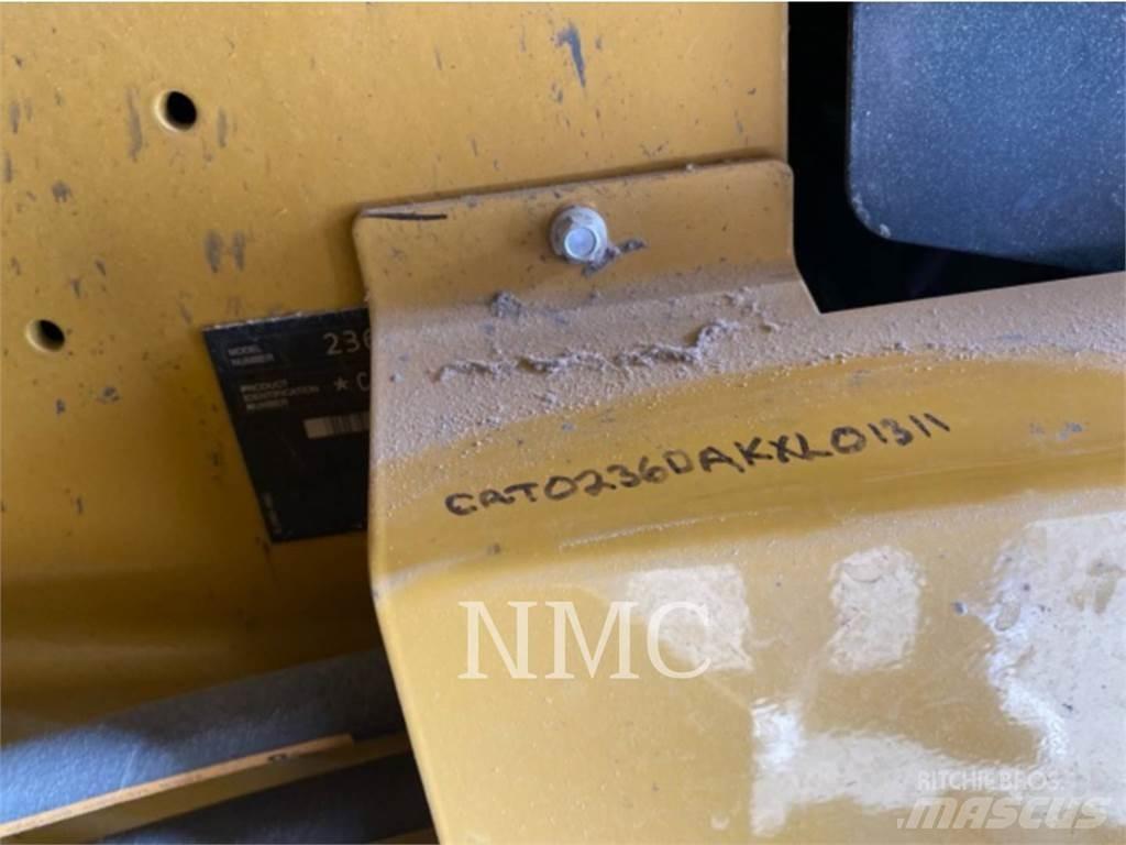 CAT 236D Minilæsser - skridstyret