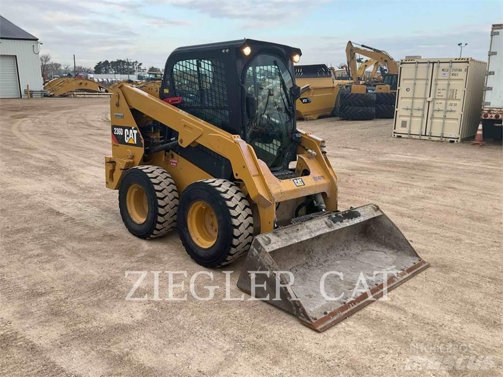 CAT 236D Minilæsser - skridstyret