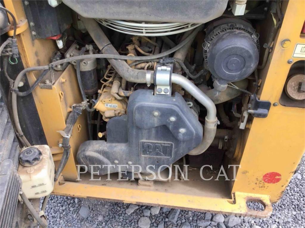 CAT 239D Larvebåndslæssere