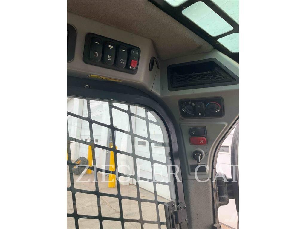 CAT 239D3 Larvebåndslæssere