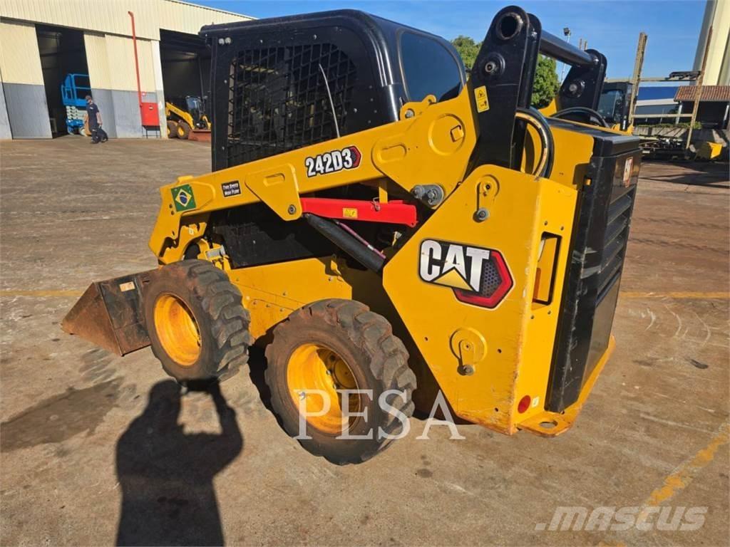 CAT 242 D Minilæsser - skridstyret